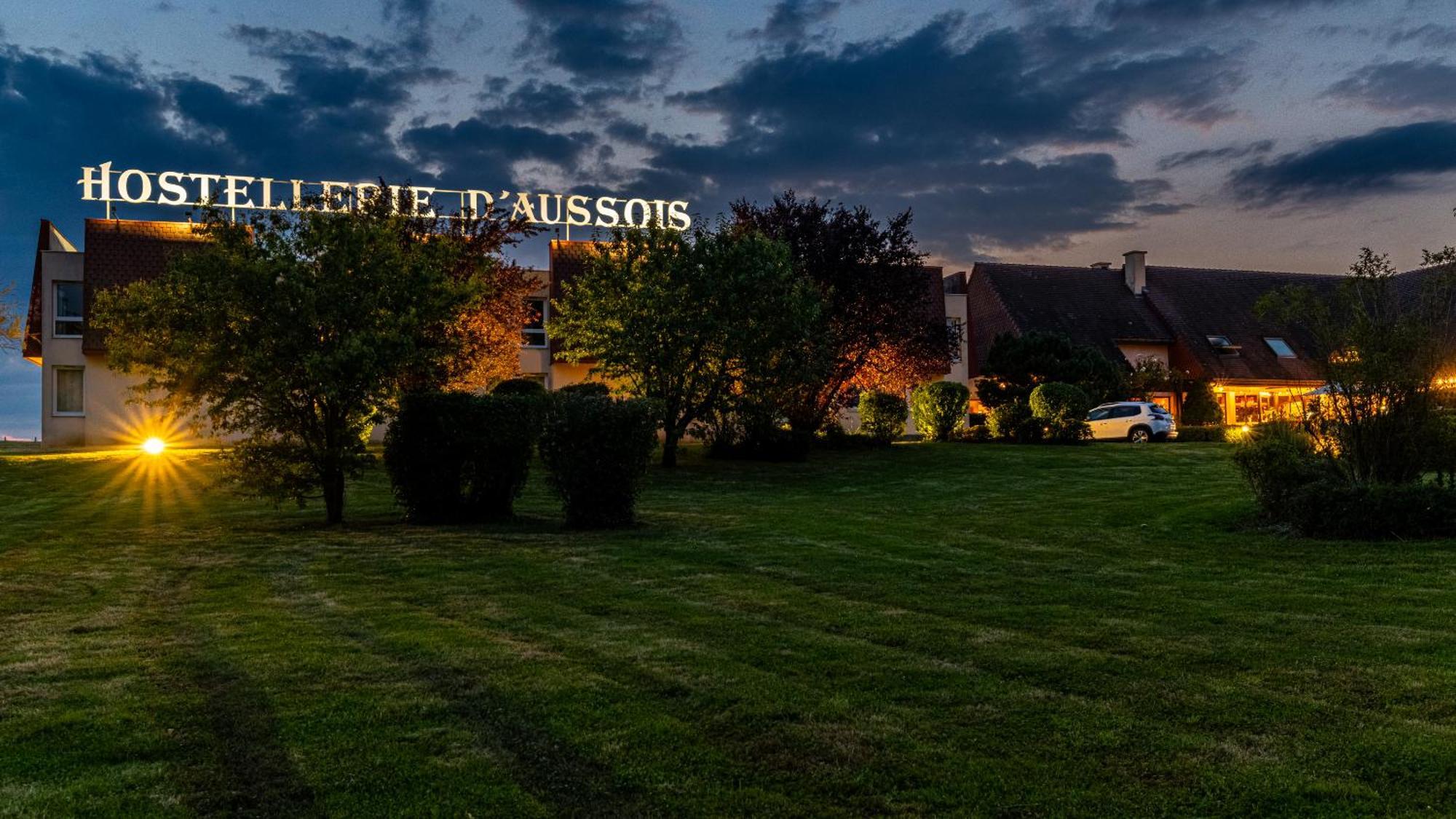 Logis Hostellerie D'Aussois Semur-en-Auxois Eksteriør billede